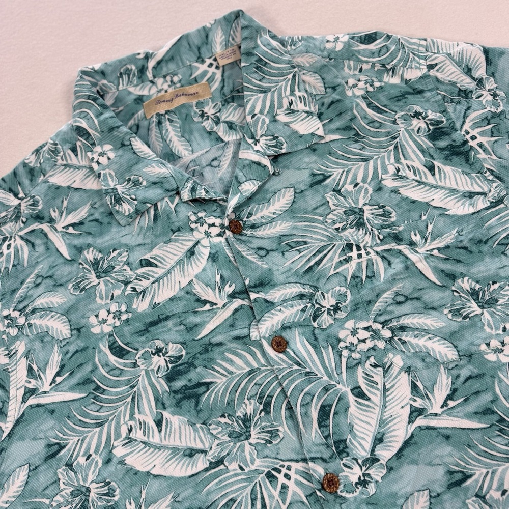 Tommy Bahama Men's XXL Green Floral 100% Viscose Short Sleeve Button Up Shirt